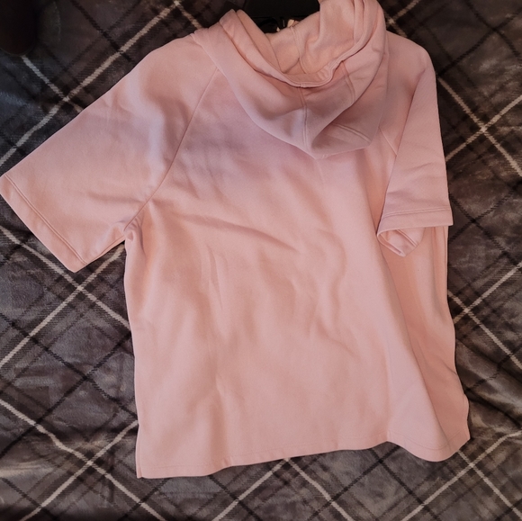 NWT under Armour sweatshirt - Picture 3 of 3